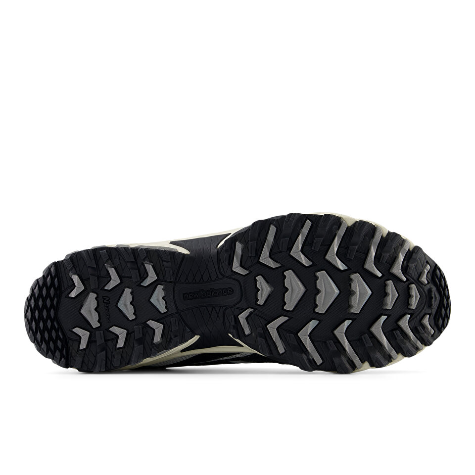New Balance 610